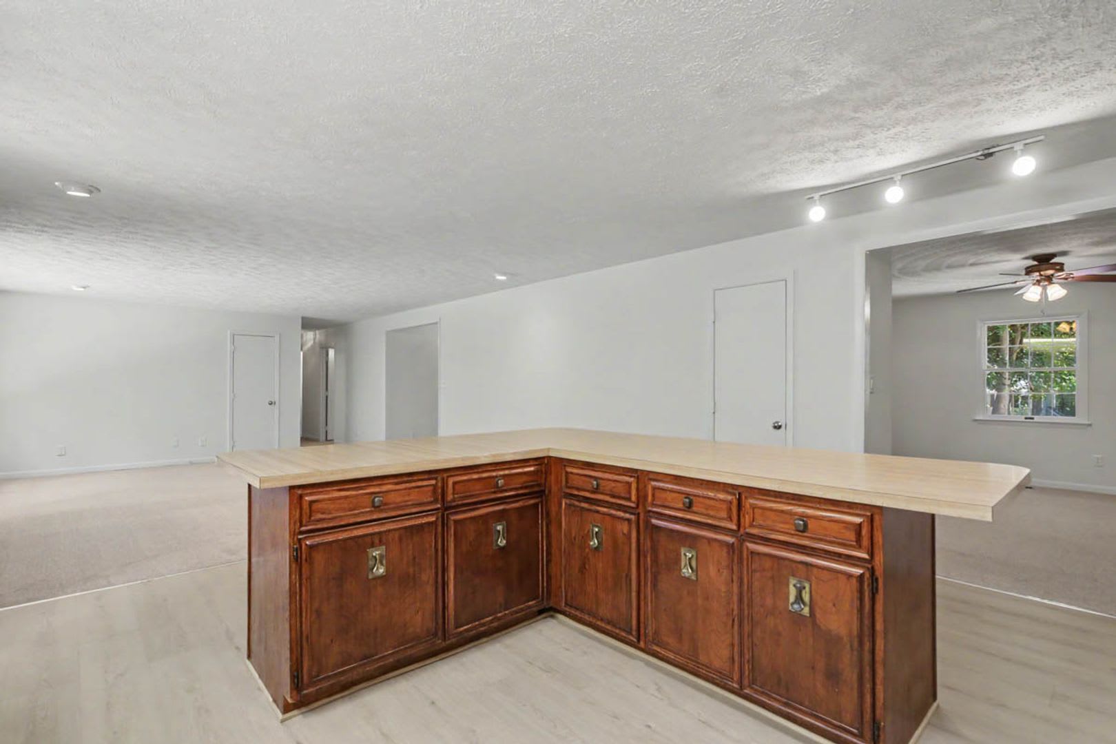 Refreshed 3Br 2Ba Ranch On A Cul De Sac Williamsburg West – photo 5