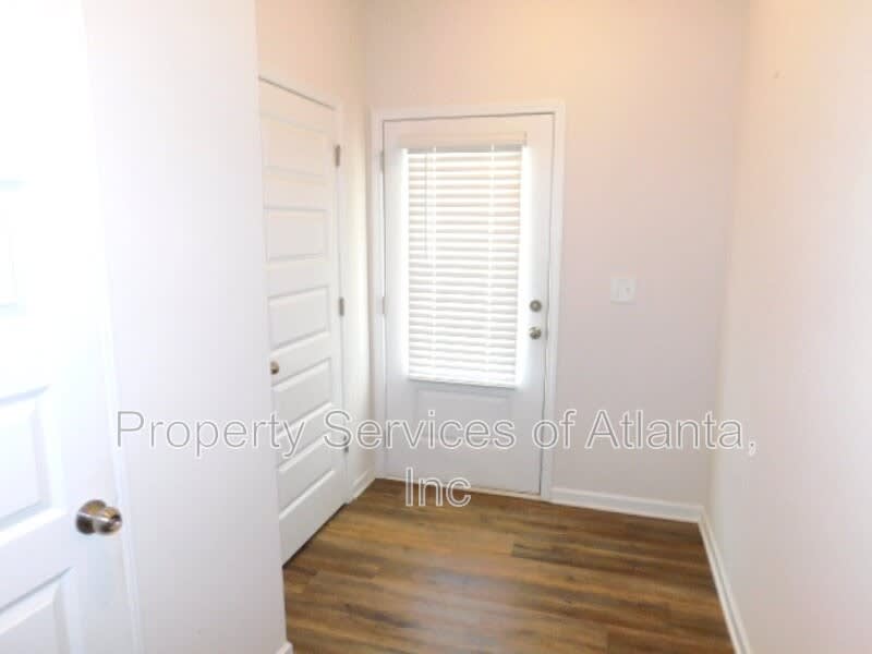523 Ryan Ct – photo 3