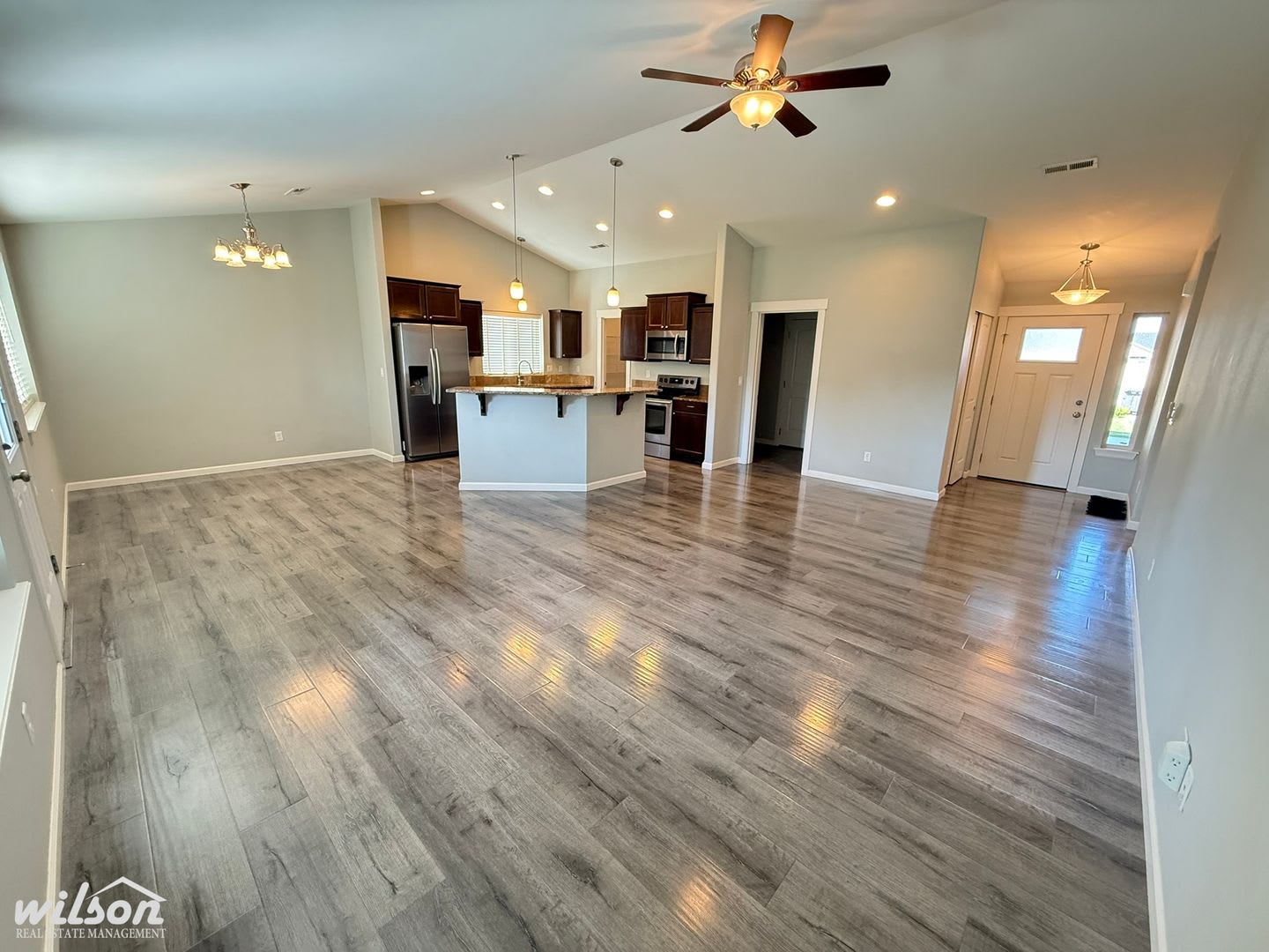 Modern West Valley 3bd/2ba House with 3 Car Garage! – photo 2