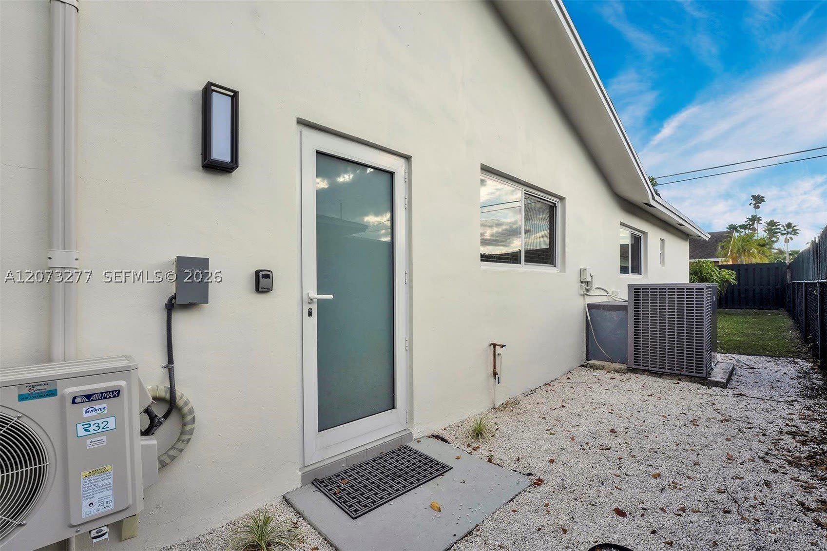 10430 Sunset Strip – photo 3
