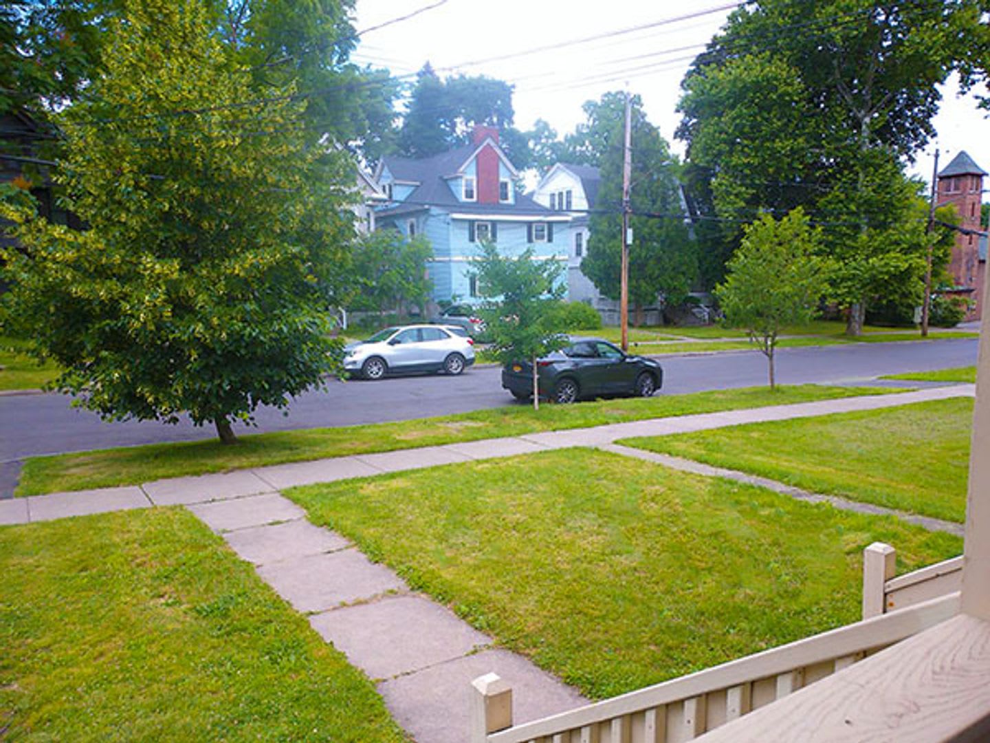 831 Westcott St – photo 4
