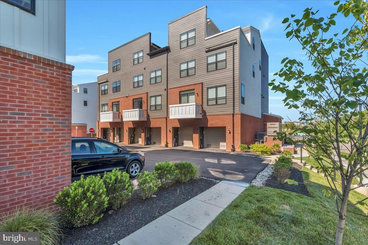 904 RIVERPLACE Drive – photo 2