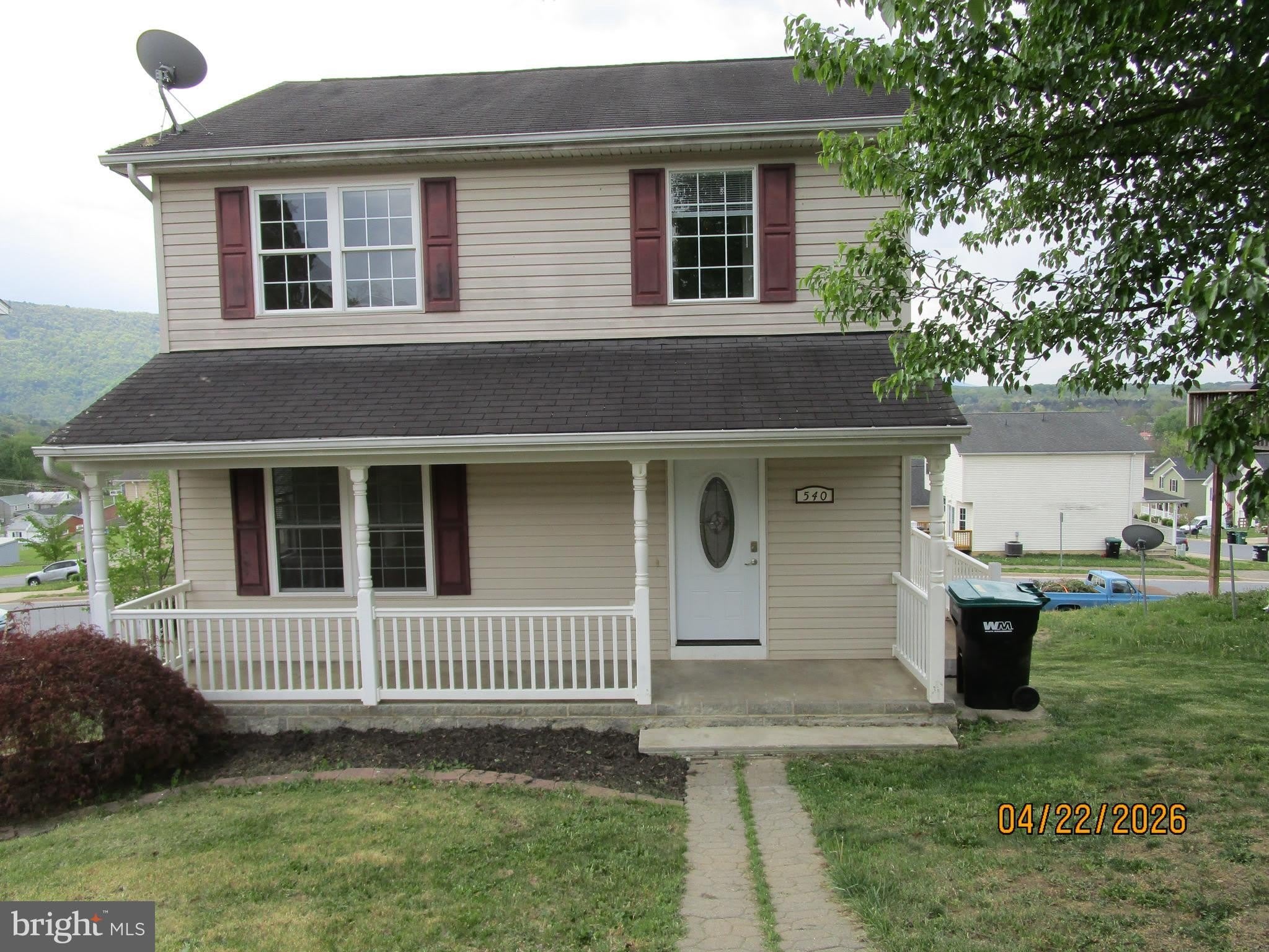 540 THOMPSON – photo 1