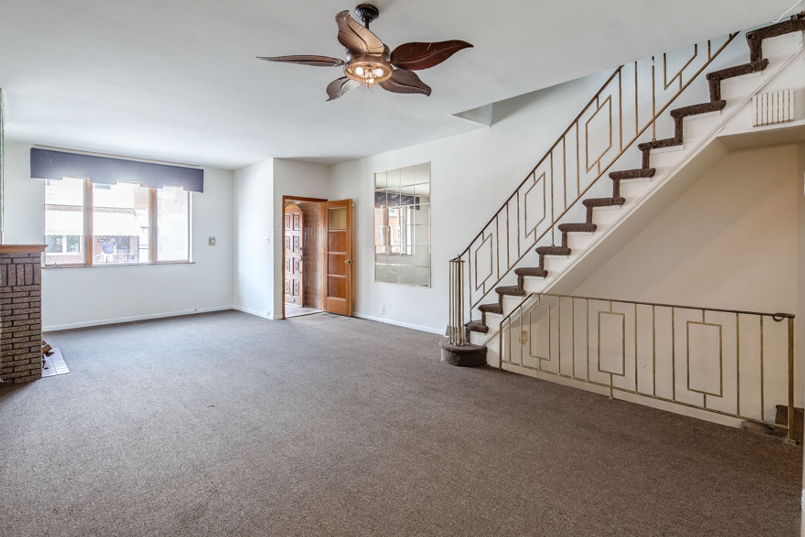 Three Bed Point Breeze Townhome – photo 2