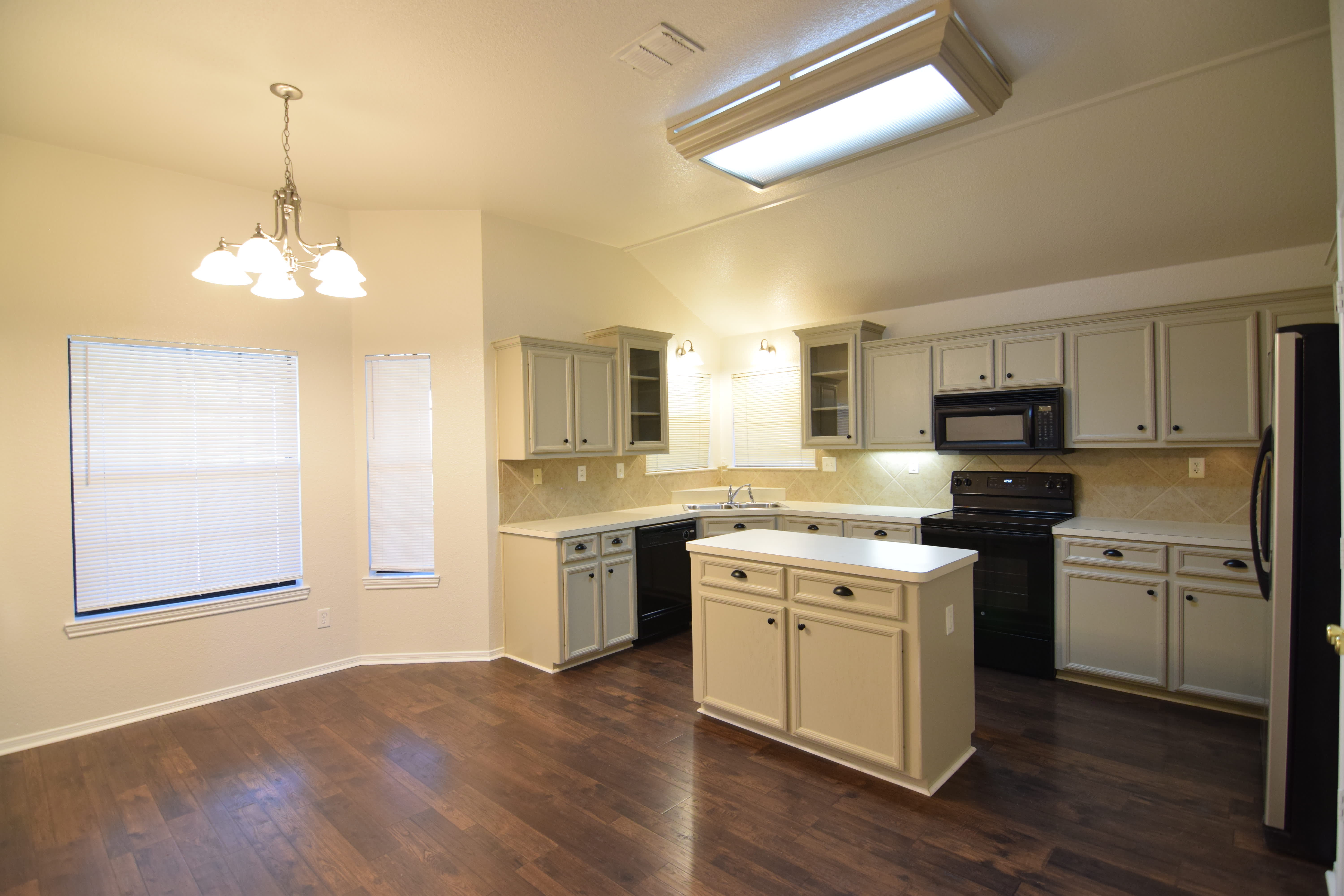 5805 Tropicana Ct – photo 5