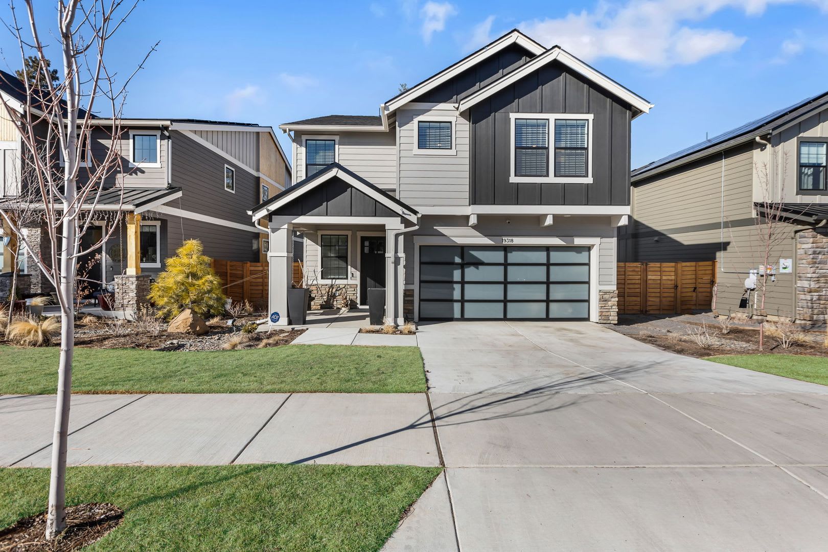 Modern 5 Bedroom Home with Bonus Room – photo 1