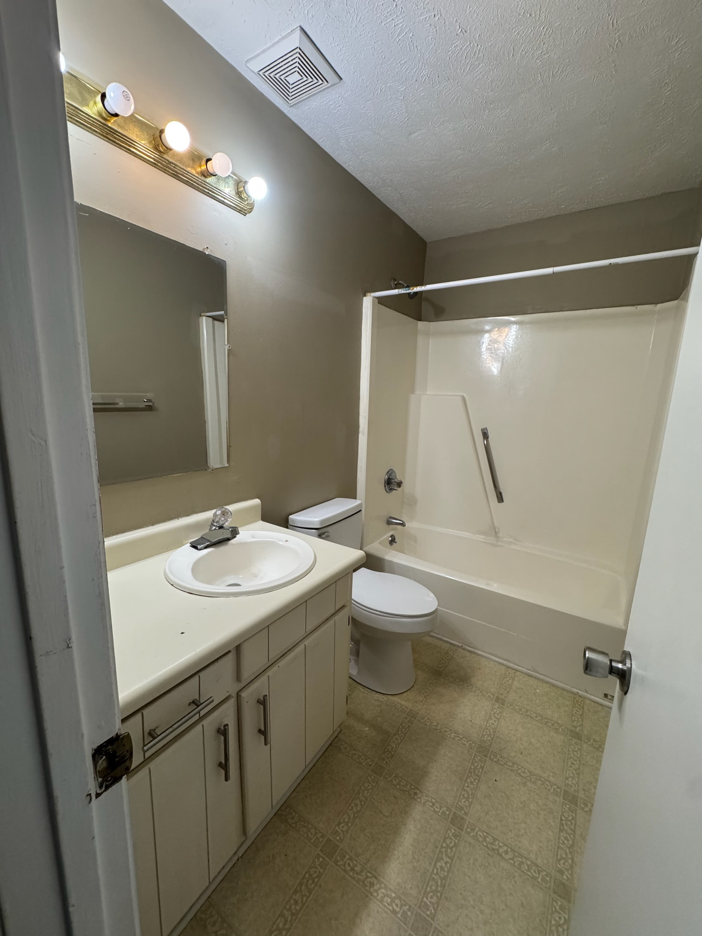 1424 Tangora Lane – photo 3