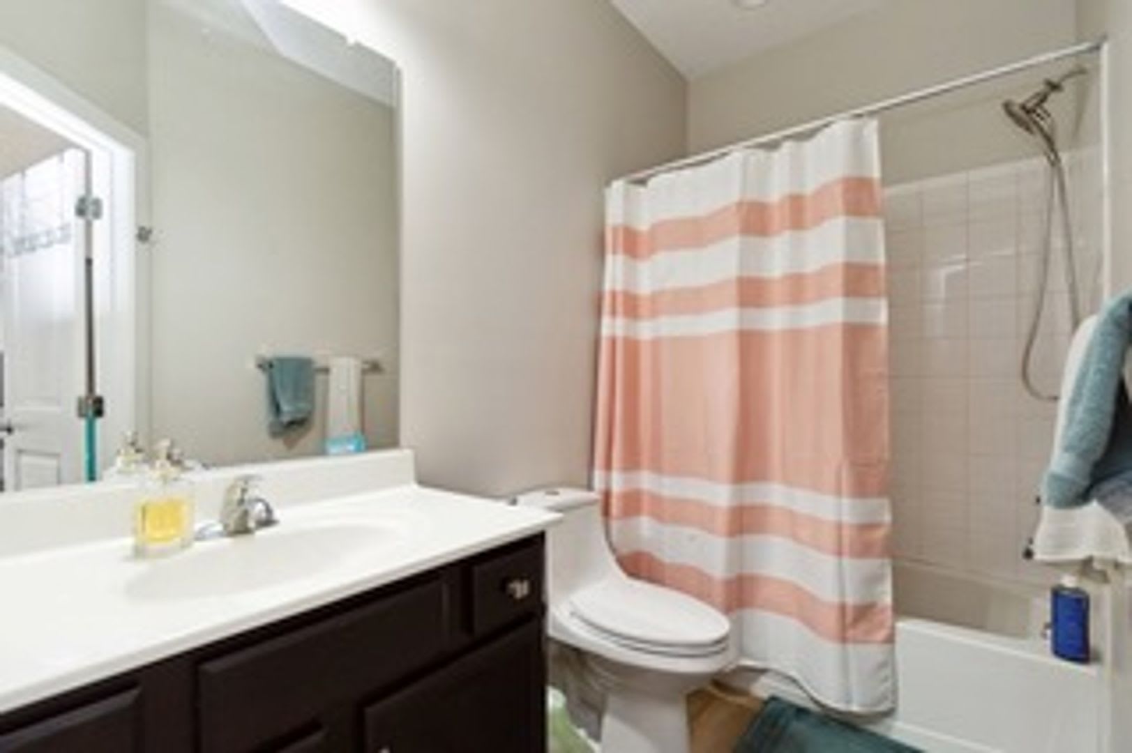 BEAUTIFUL TOWNHOUSE IN VILLAGES AT WOODSTREAM – photo 5