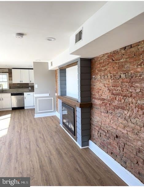 4594 BAKER Street – photo 3