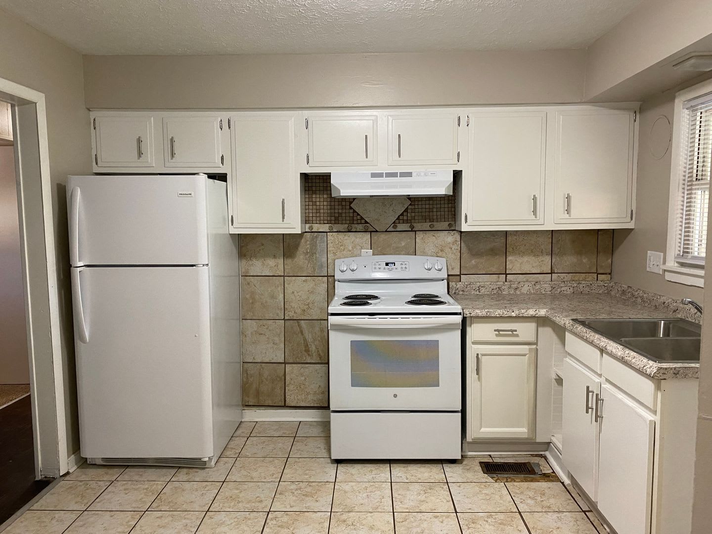 Coming Soon: 3-Bedroom Ranch w/Covered Patio and Huge Yard! – photo 5