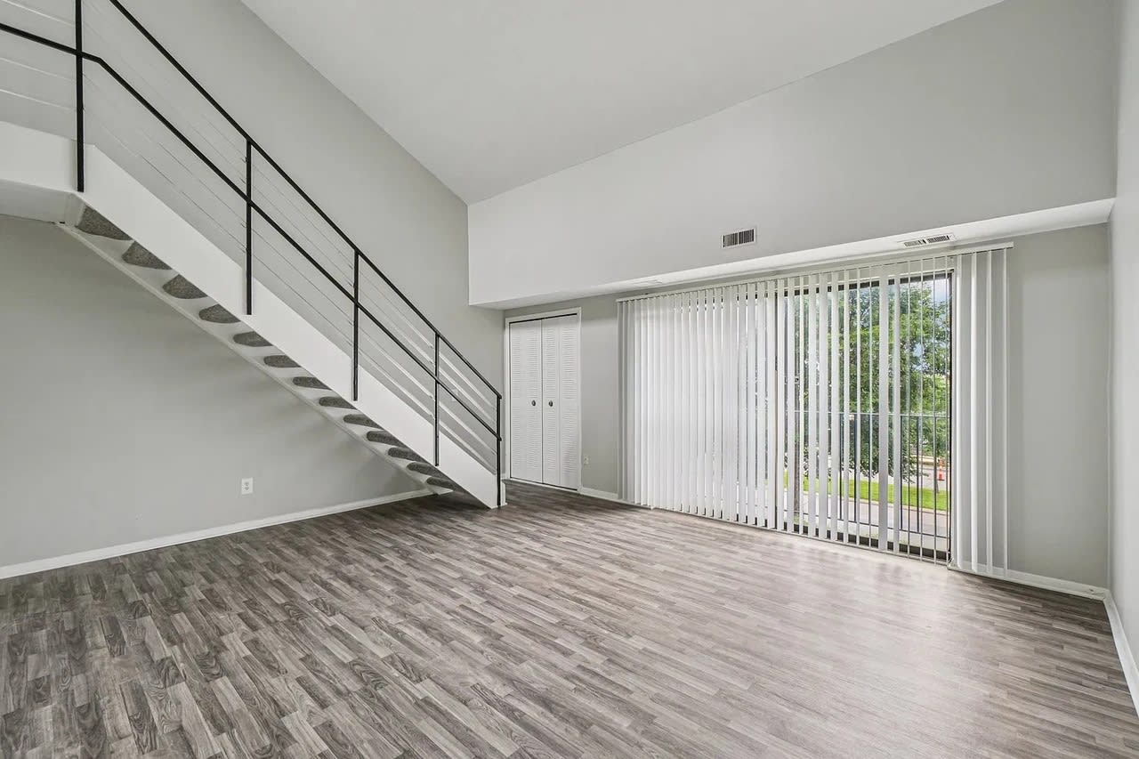 1531 E Larned St – photo 4