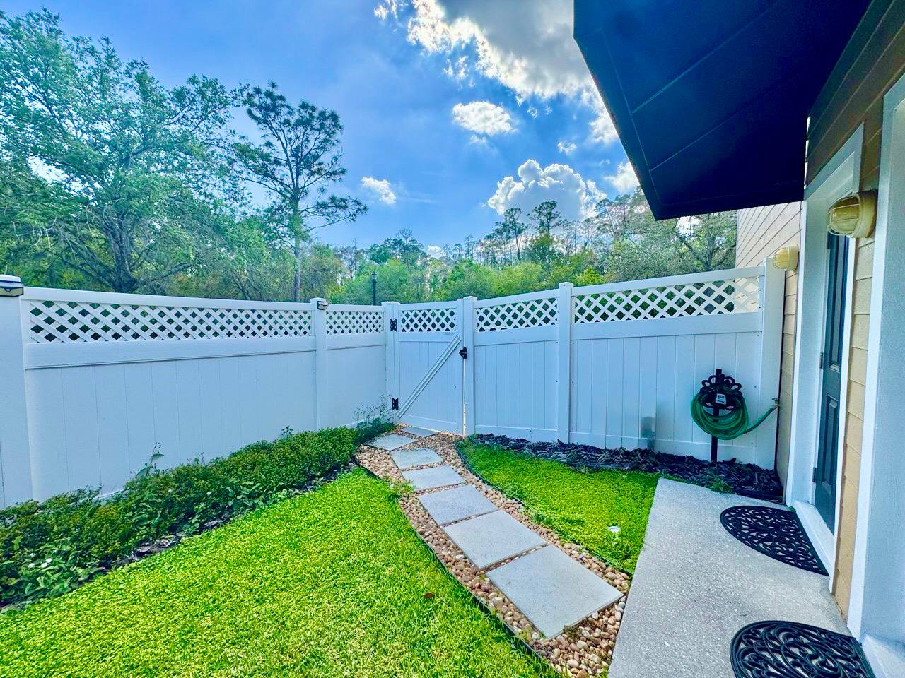 14541 Cotswolds Dr Unit B – photo 2