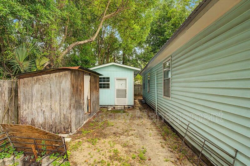 212 W 58th St – photo 4