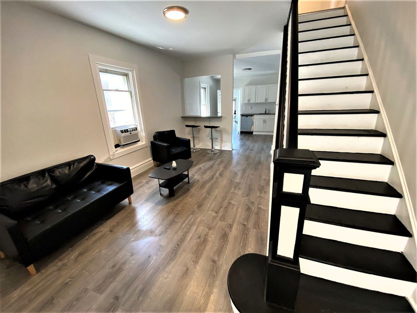 Brand New Renovated 5 Bedroom 2 Bathroom Home – photo 5