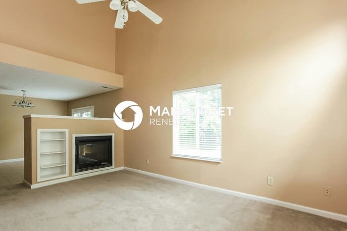 5061 Lewiston Drive – photo 3