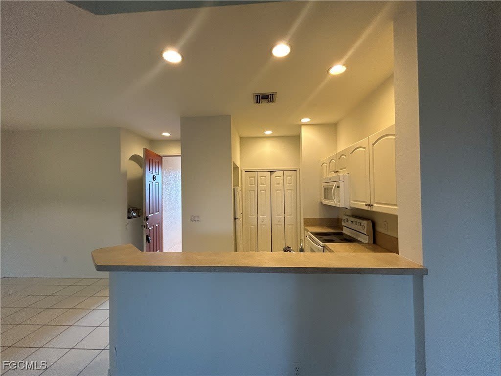 4255 Liron Avenue – photo 3