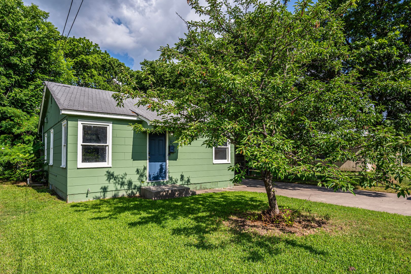 Three Bedroom Rental in NW Ardmore – photo 1