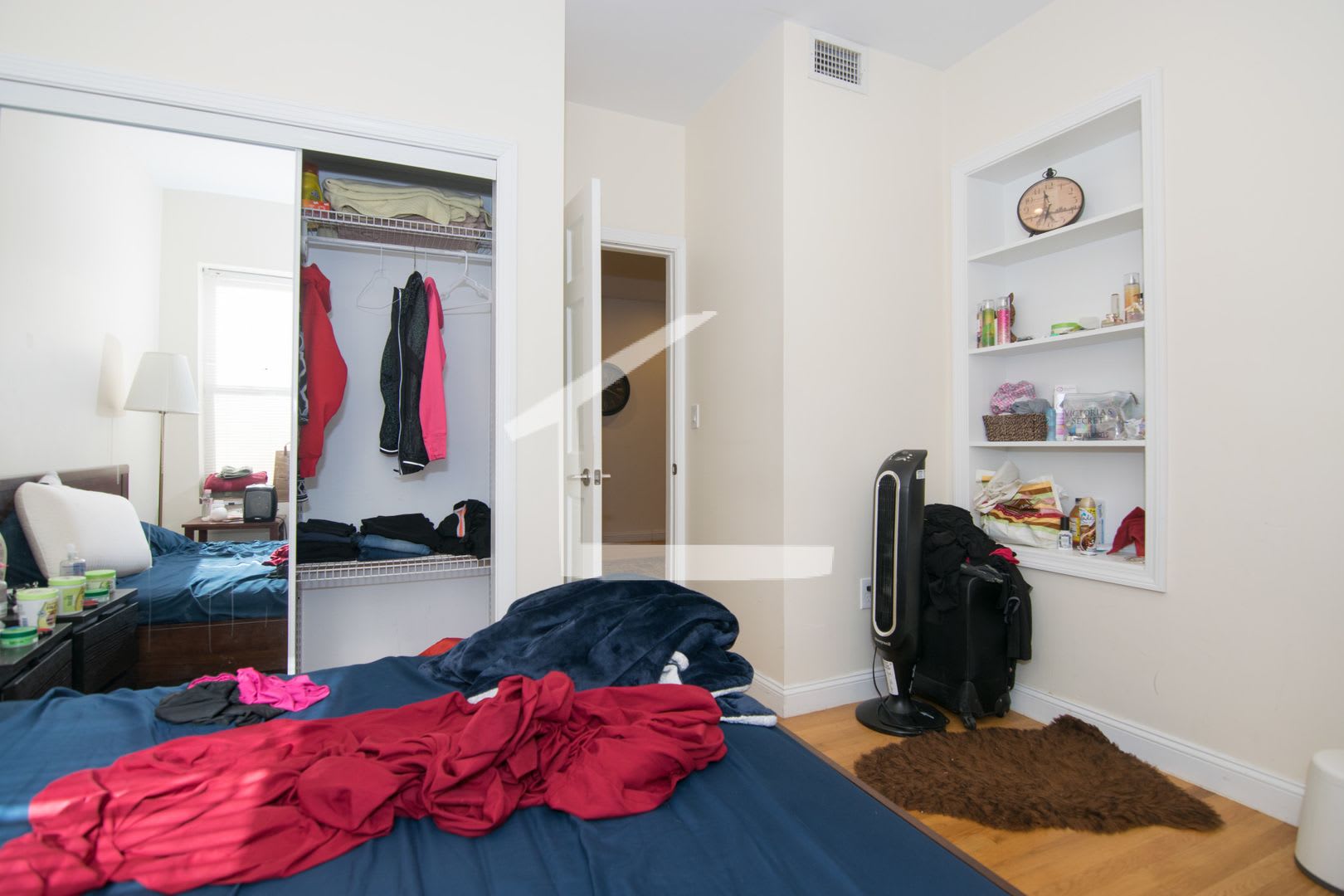 Nicely Updated 4 Bed For September – photo 4