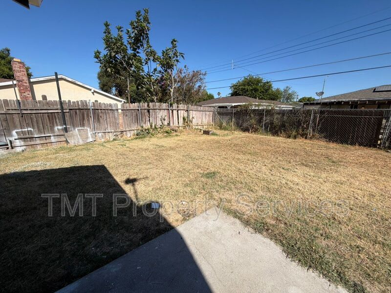 8583 Fairlawn Ct. – photo 5