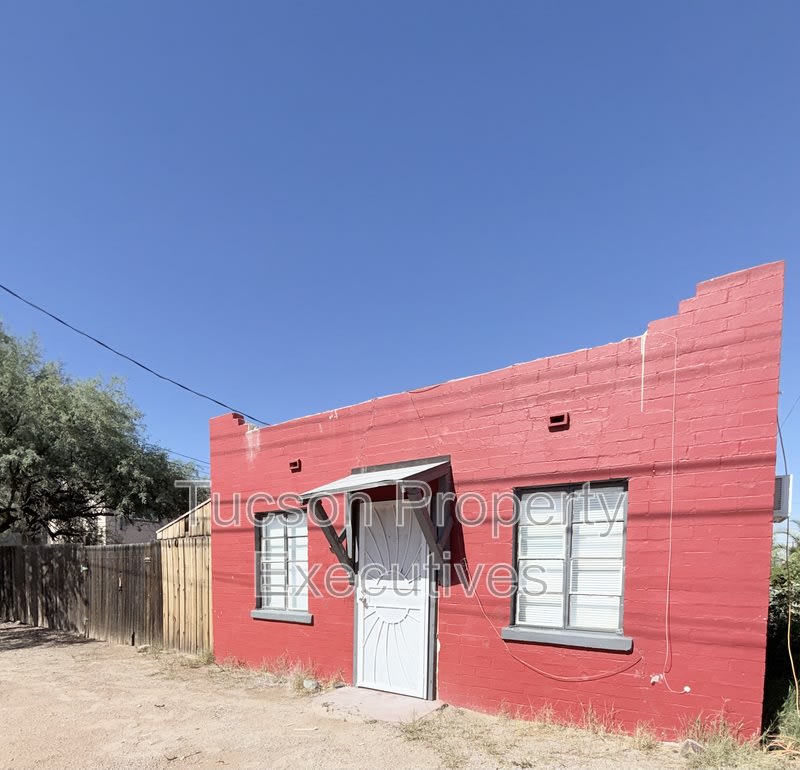 130 East Delano Street – photo 1