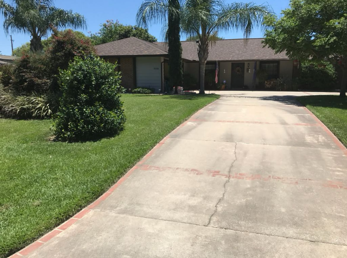 5220 Royal Oak Drive – photo 2