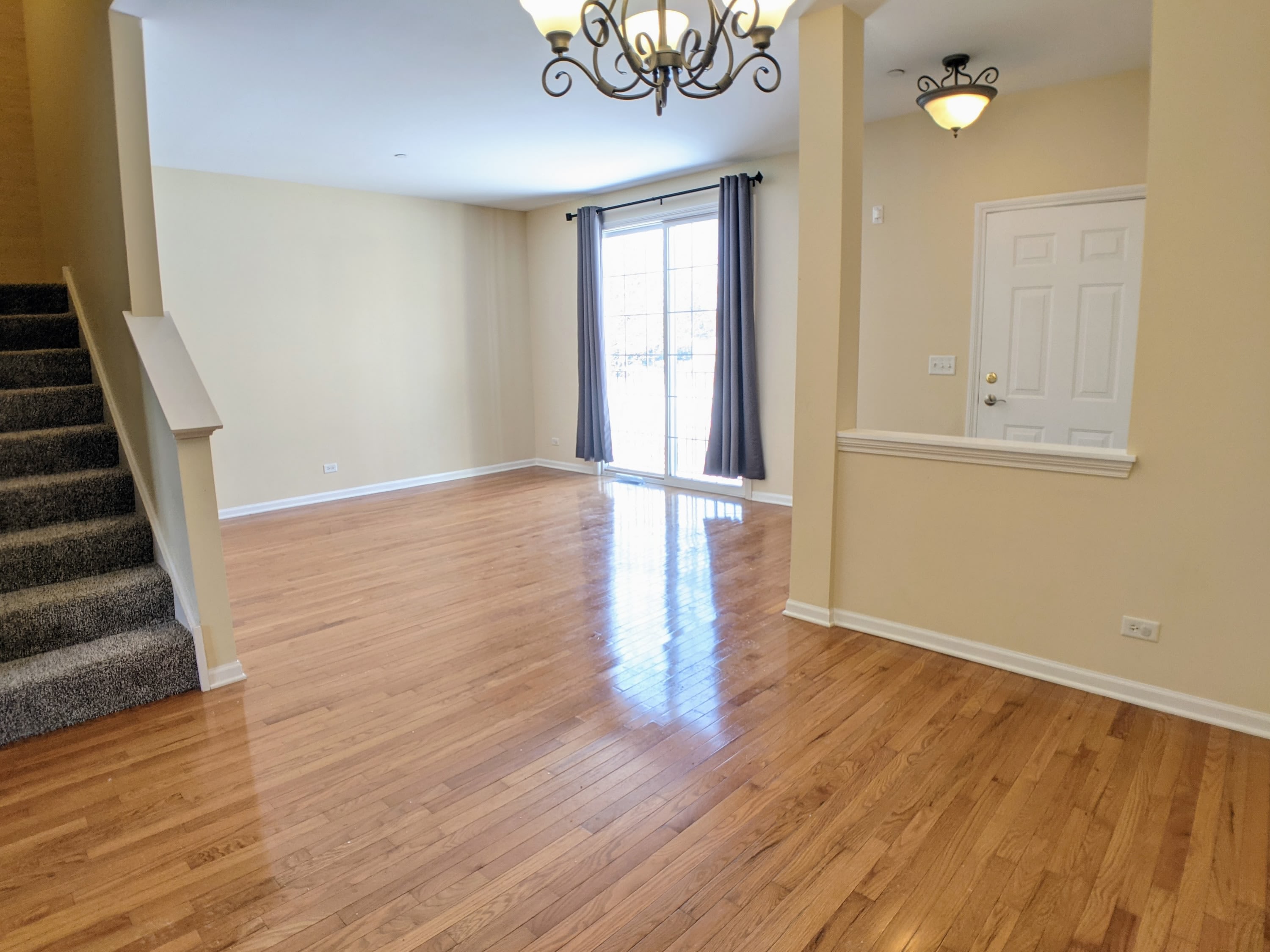 385 Bradbury Lane – photo 3