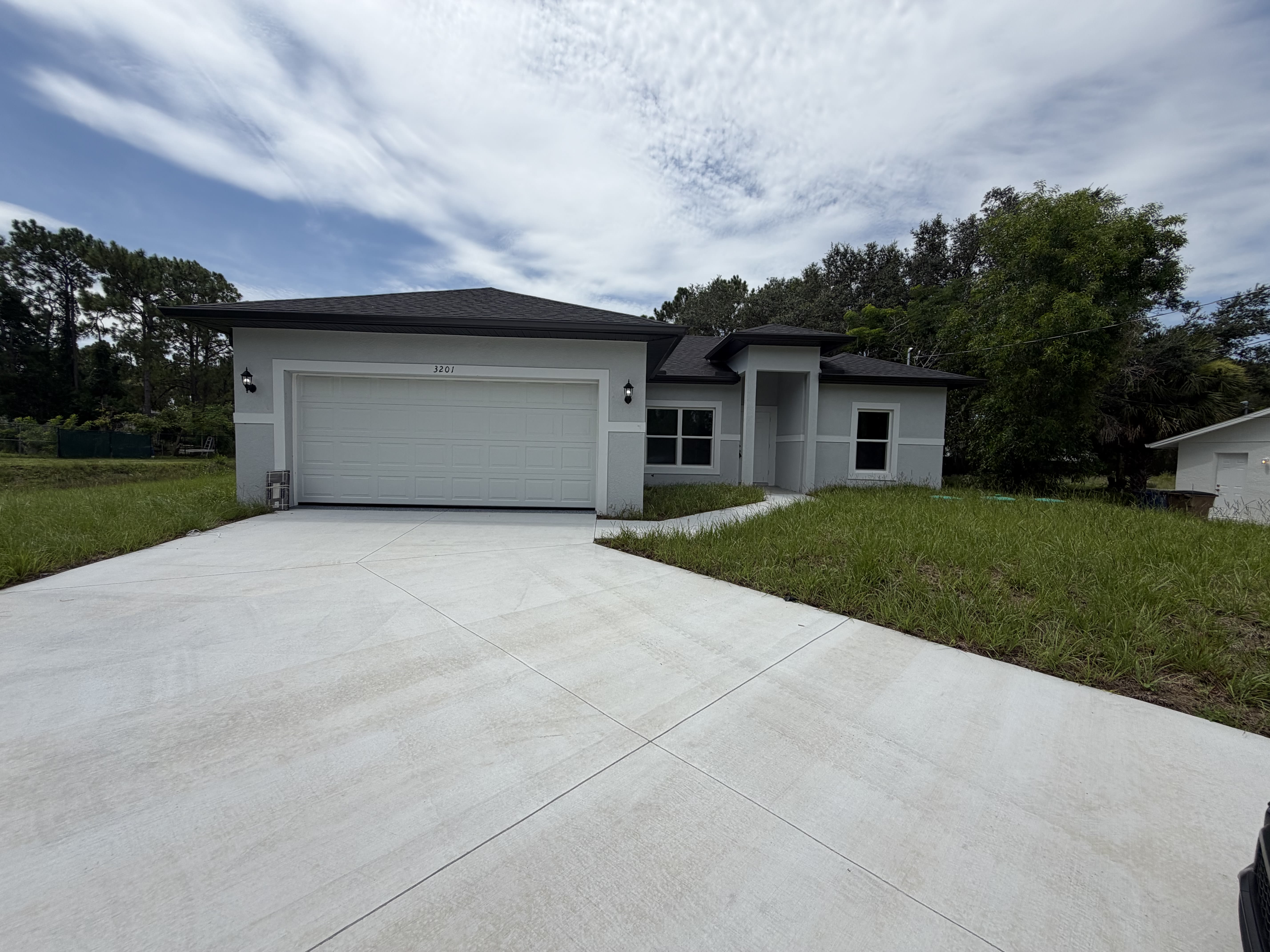 3201 28th St Sw – photo 1