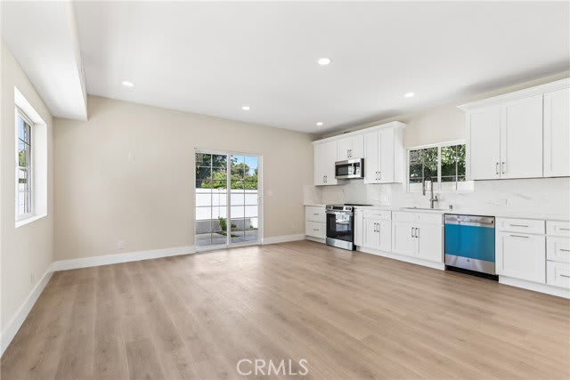 21233 Lopez Street – photo 3