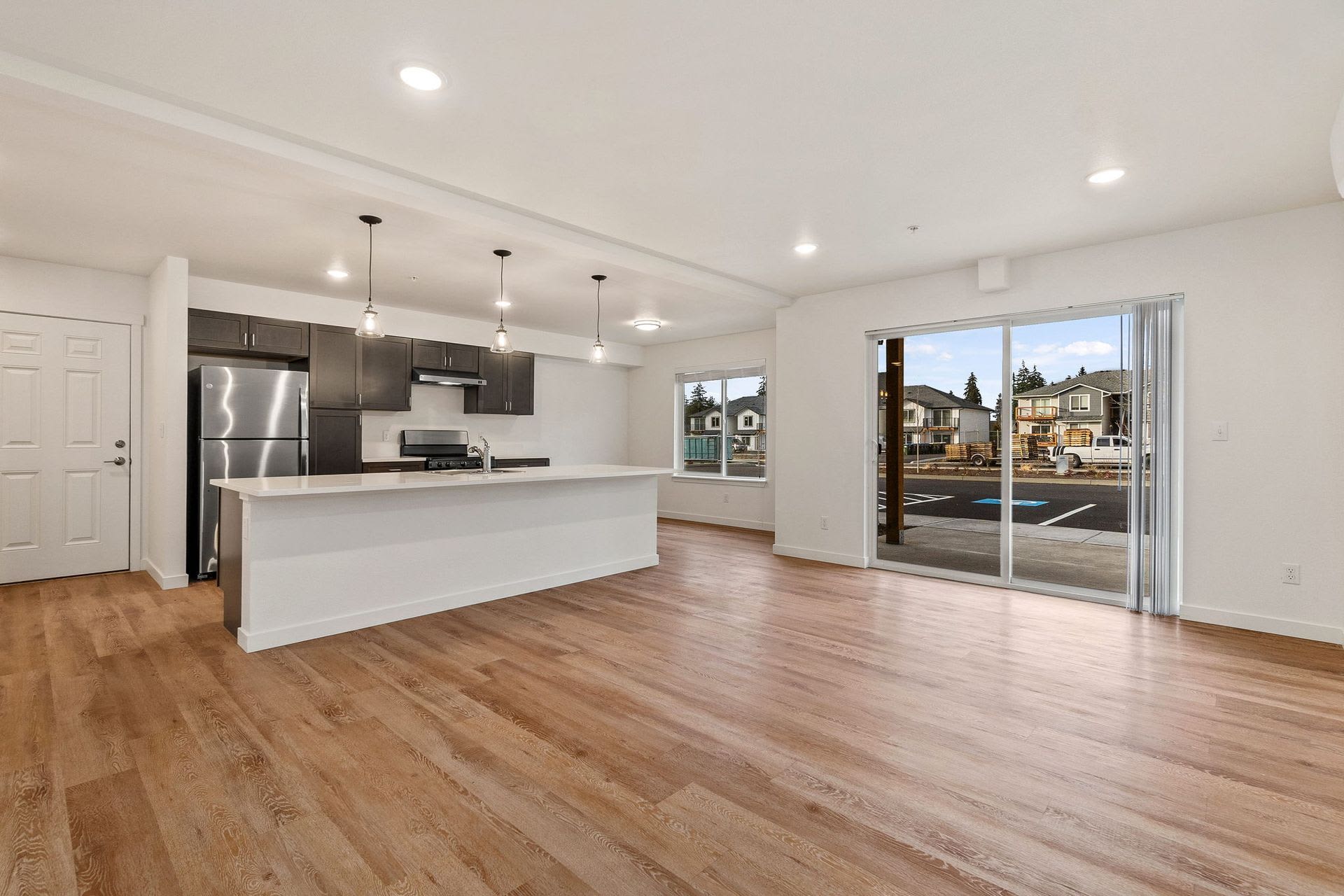 TOUR TODAY. APPLY TODAY. GET 1 MONTH FREE RENT! – photo 1