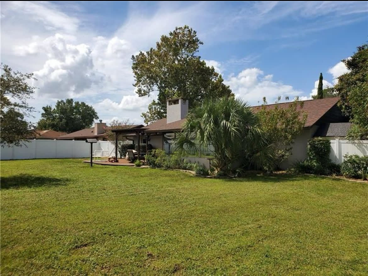 5220 Royal Oak Drive – photo 3