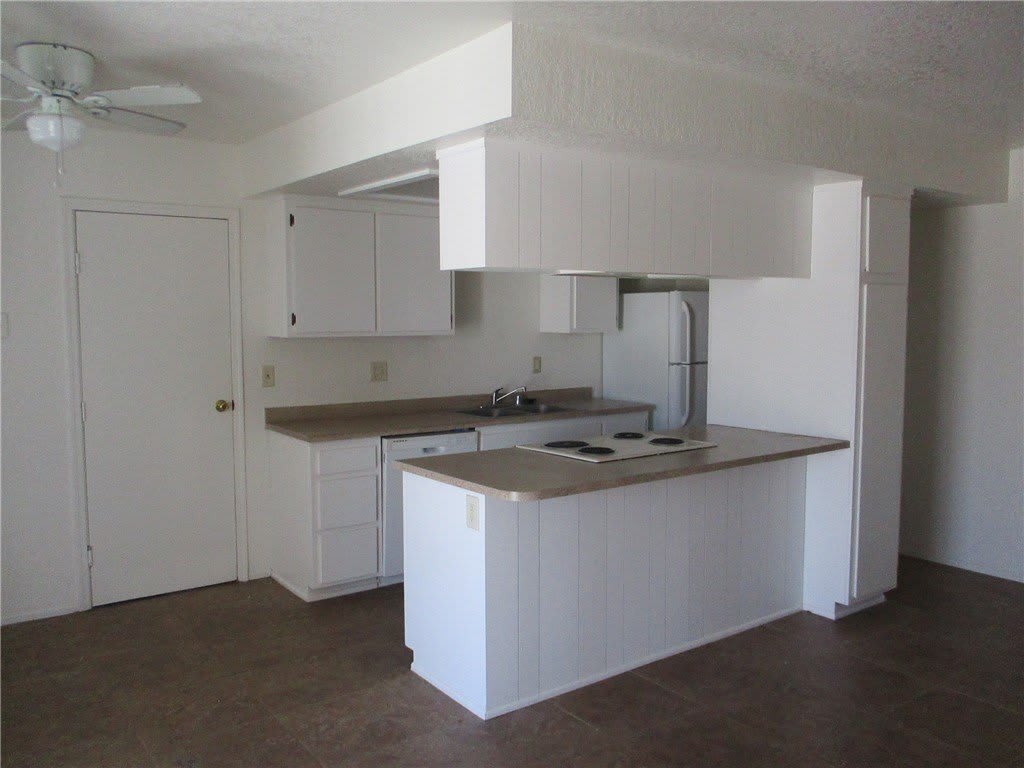 5090 La Calzada Unit B – photo 4