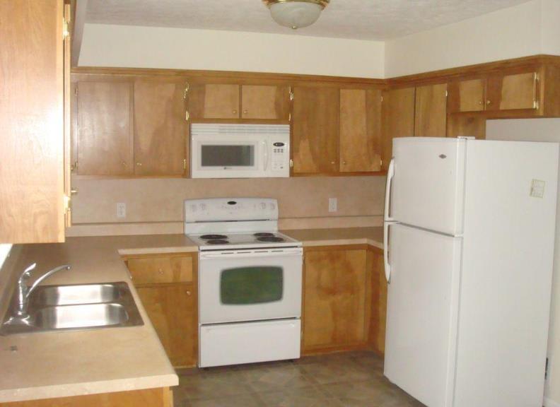 Beautiful Three Bedroom Two Full Bathroom Home Available In Radford – photo 5