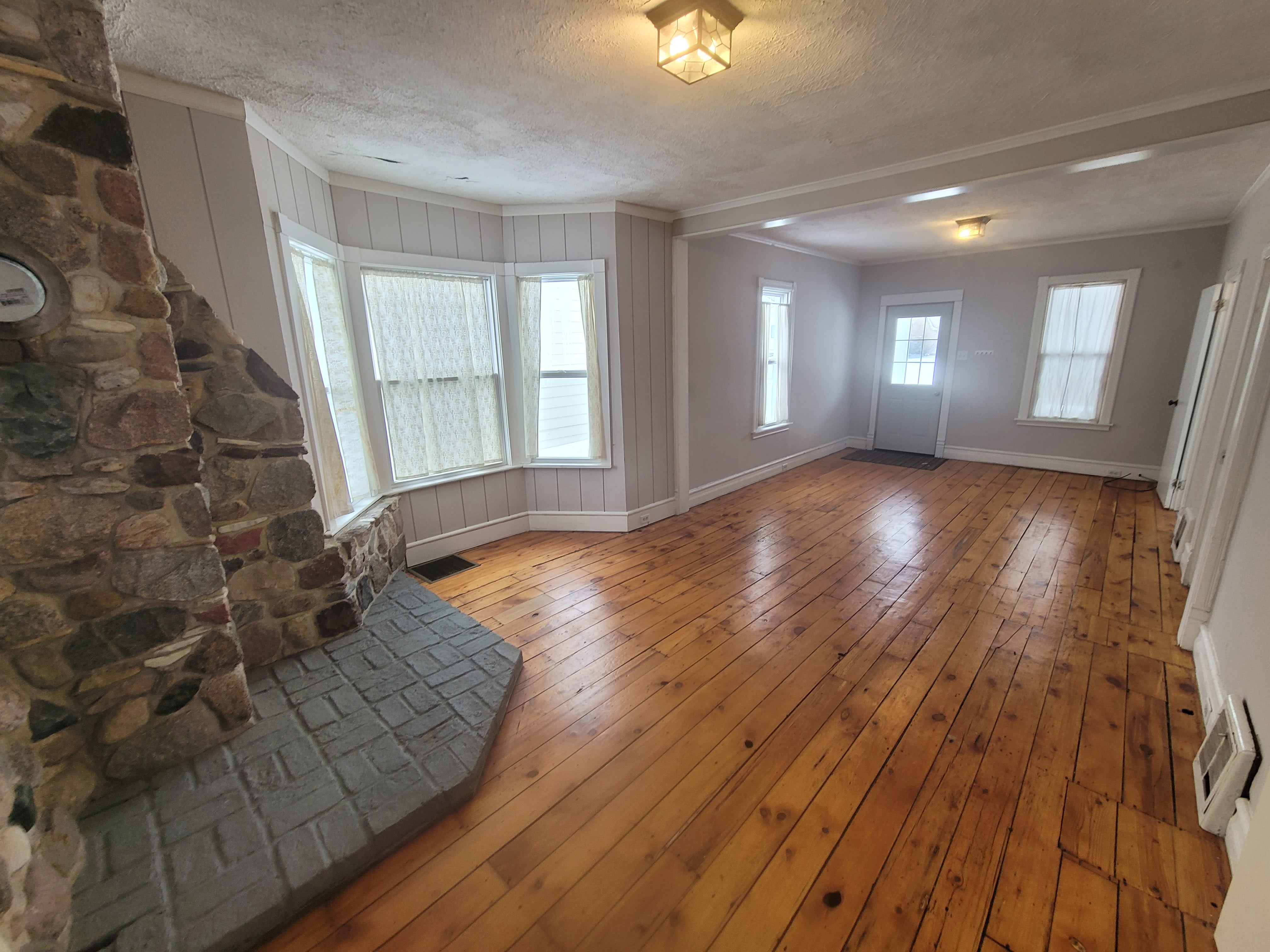 125 E 15th St – photo 3