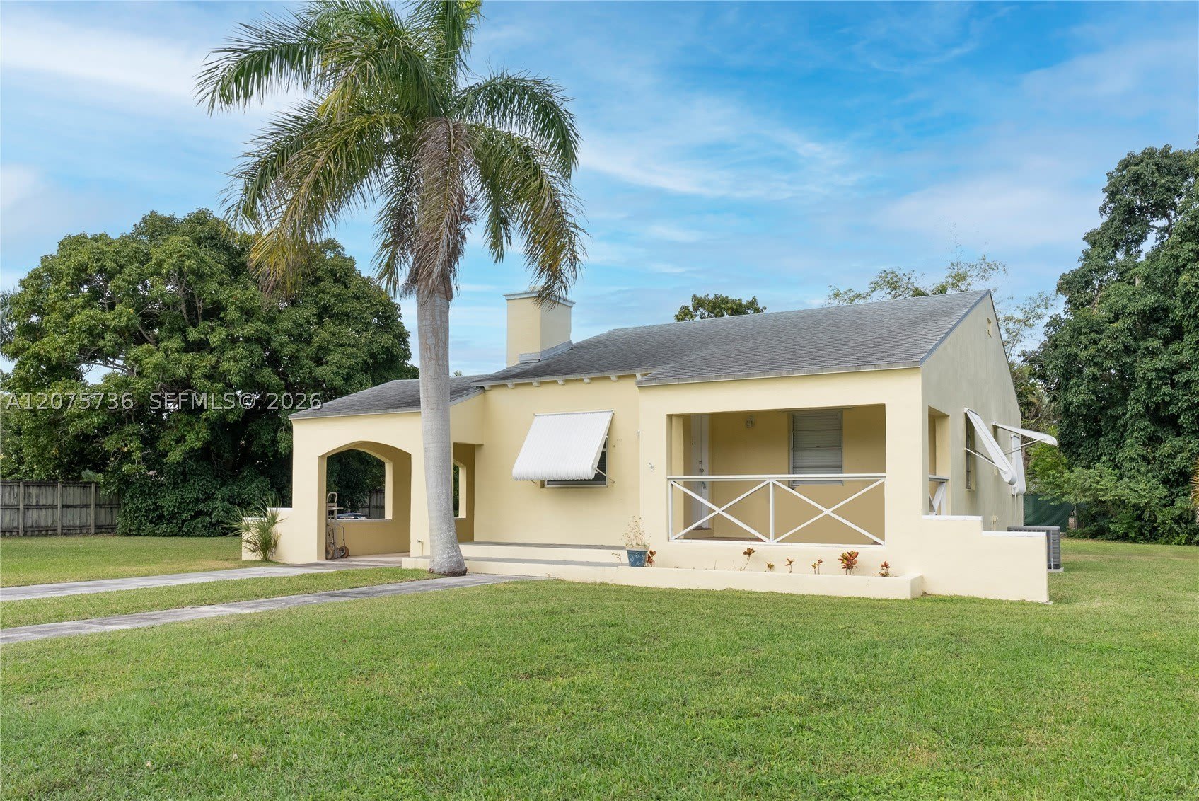 27 NW 21st St – photo 1