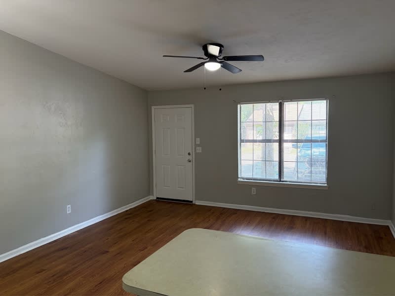 214 White Drive Apt F 1 – photo 2