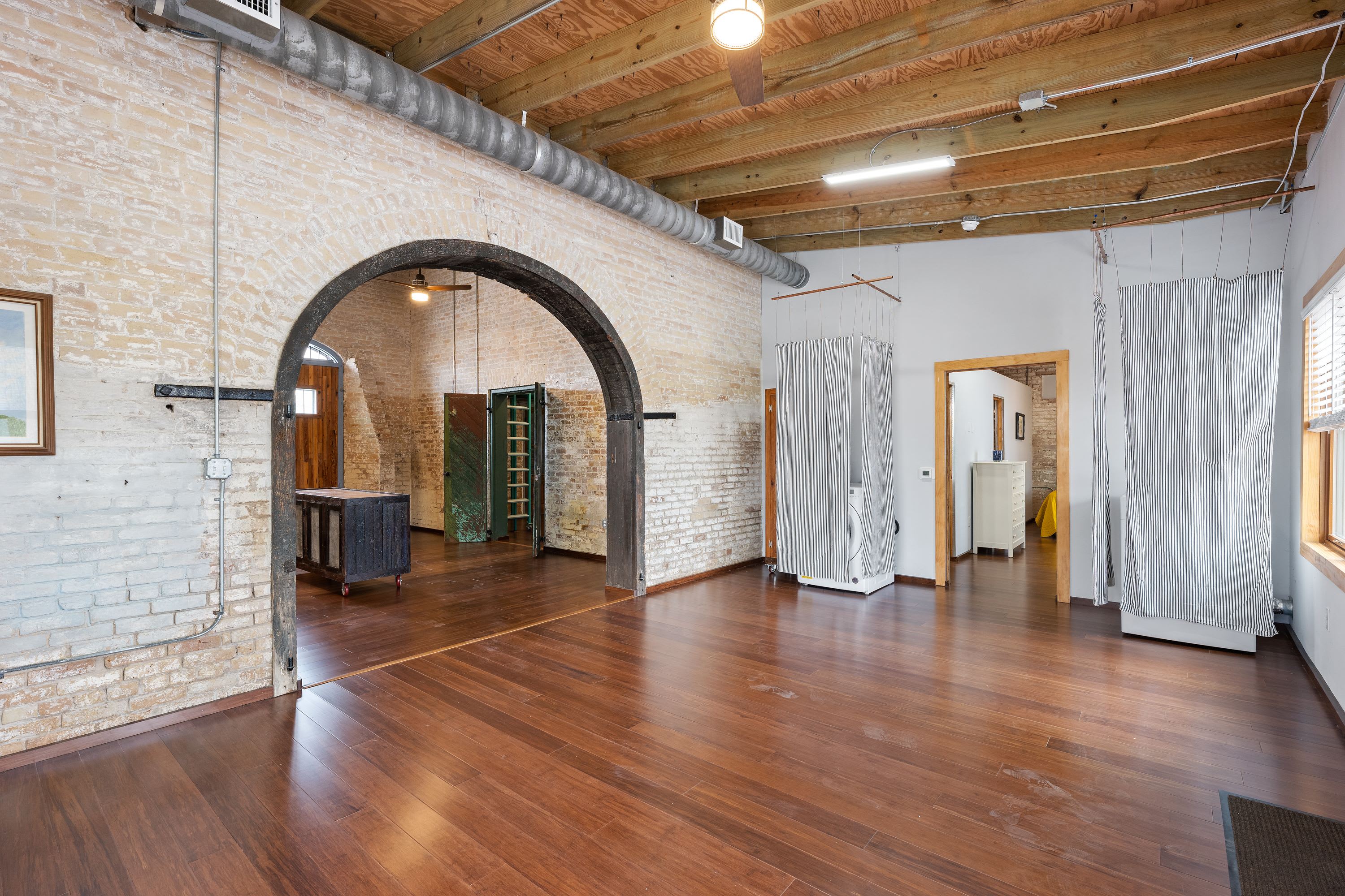 1500 East Madison Street – photo 3