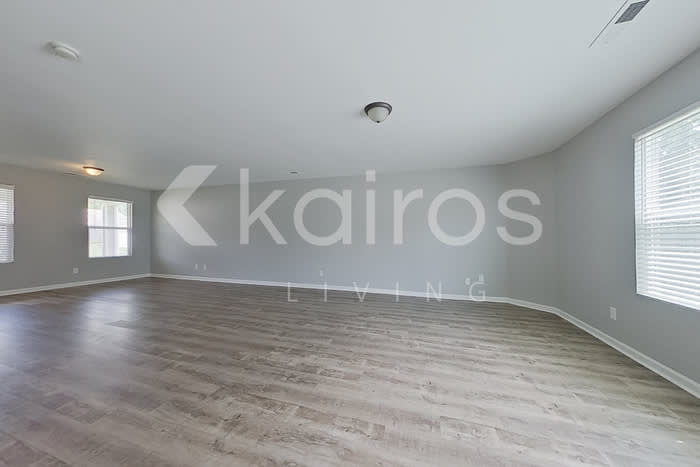 326 Kenneth Boulevard Northwest – photo 4