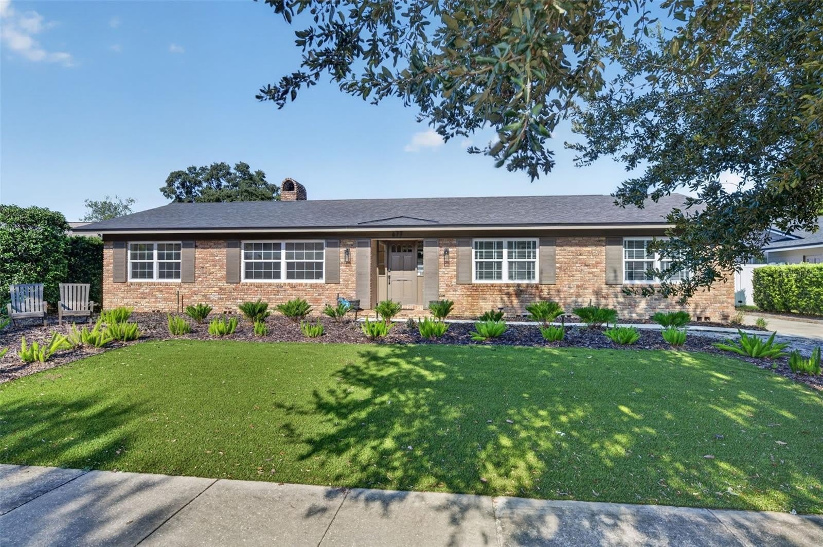 677 SELKIRK Drive – photo 2