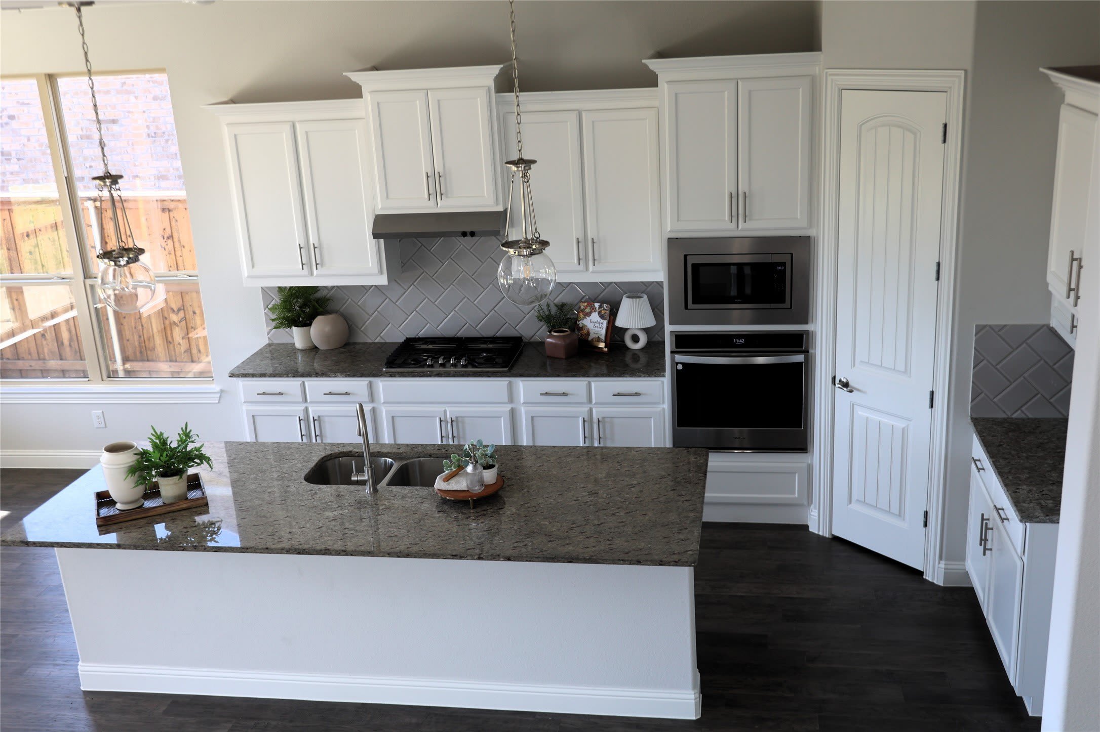 7600 Clear Rapids Drive – photo 4