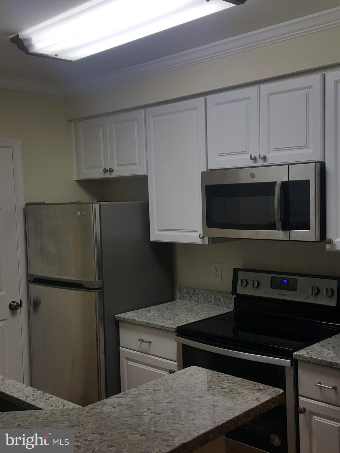 6921 VICTORIA Drive – photo 5