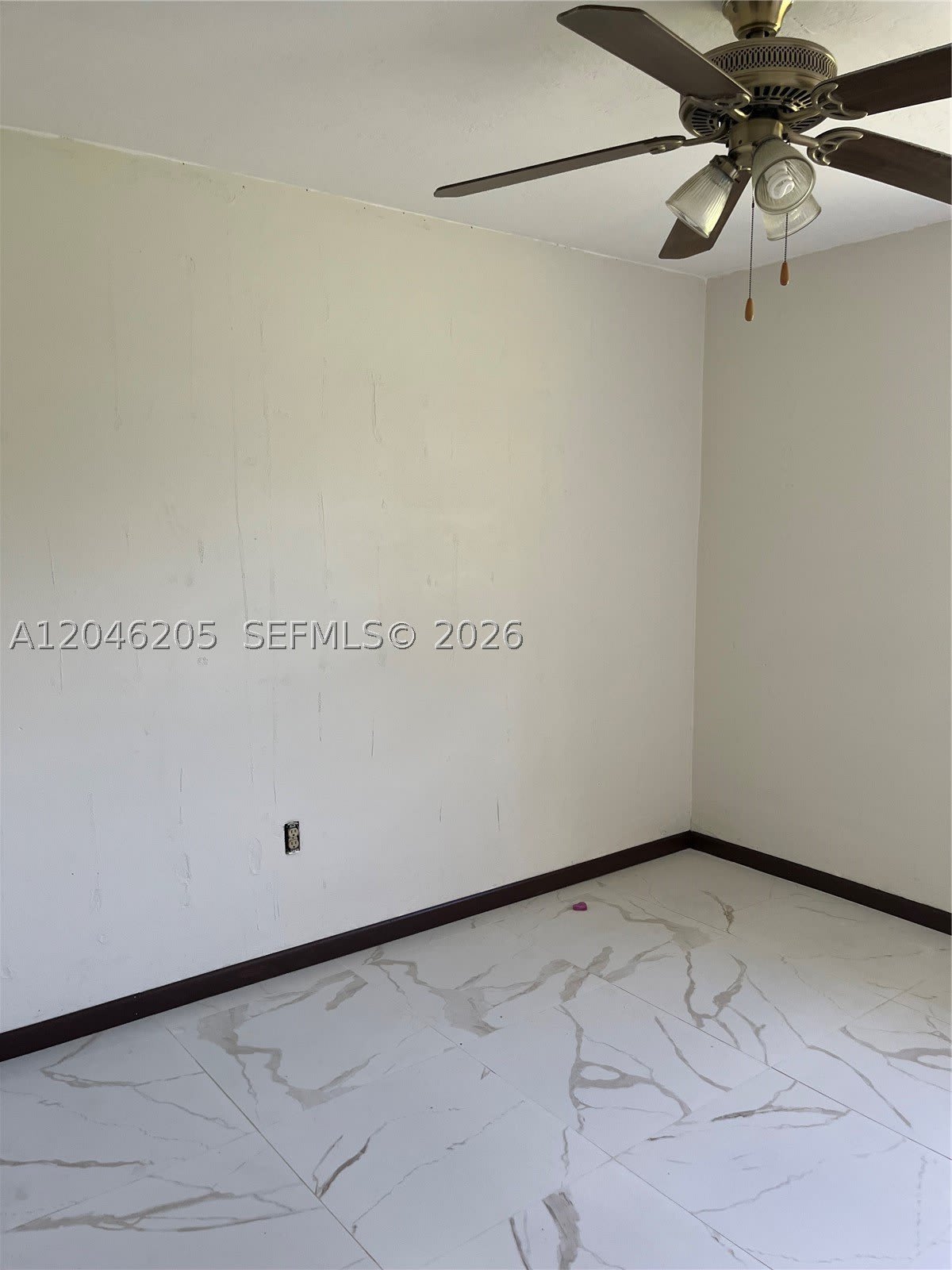 19821 NE 13th Ct – photo 1