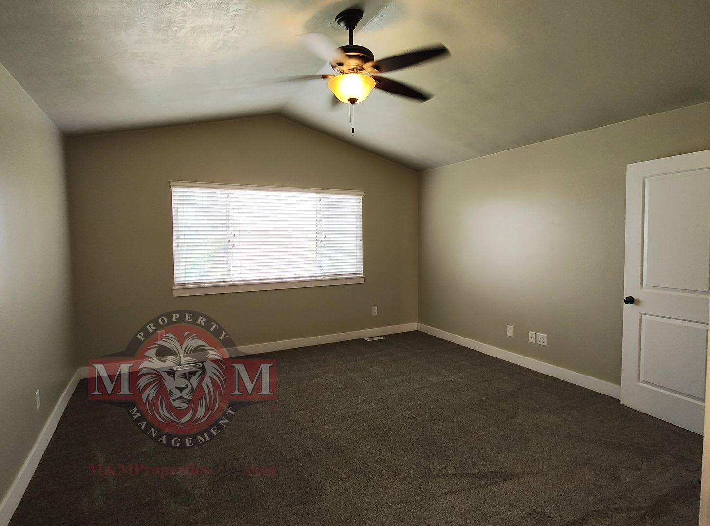 Spacious 2-Bedroom Condo With 2 Primary Suites & 2-Car Garage – photo 4