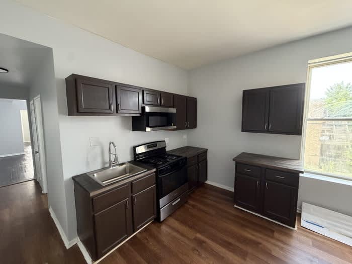 1537 South Saint Louis Avenue – photo 4