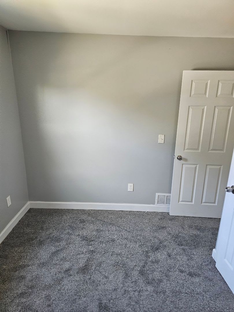 5056 Bewick St, 3 Beds – photo 3