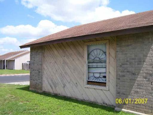 8904 Meadow Trace – photo 2