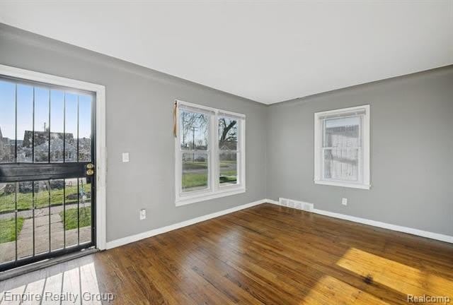 18417 Albion Street – photo 3