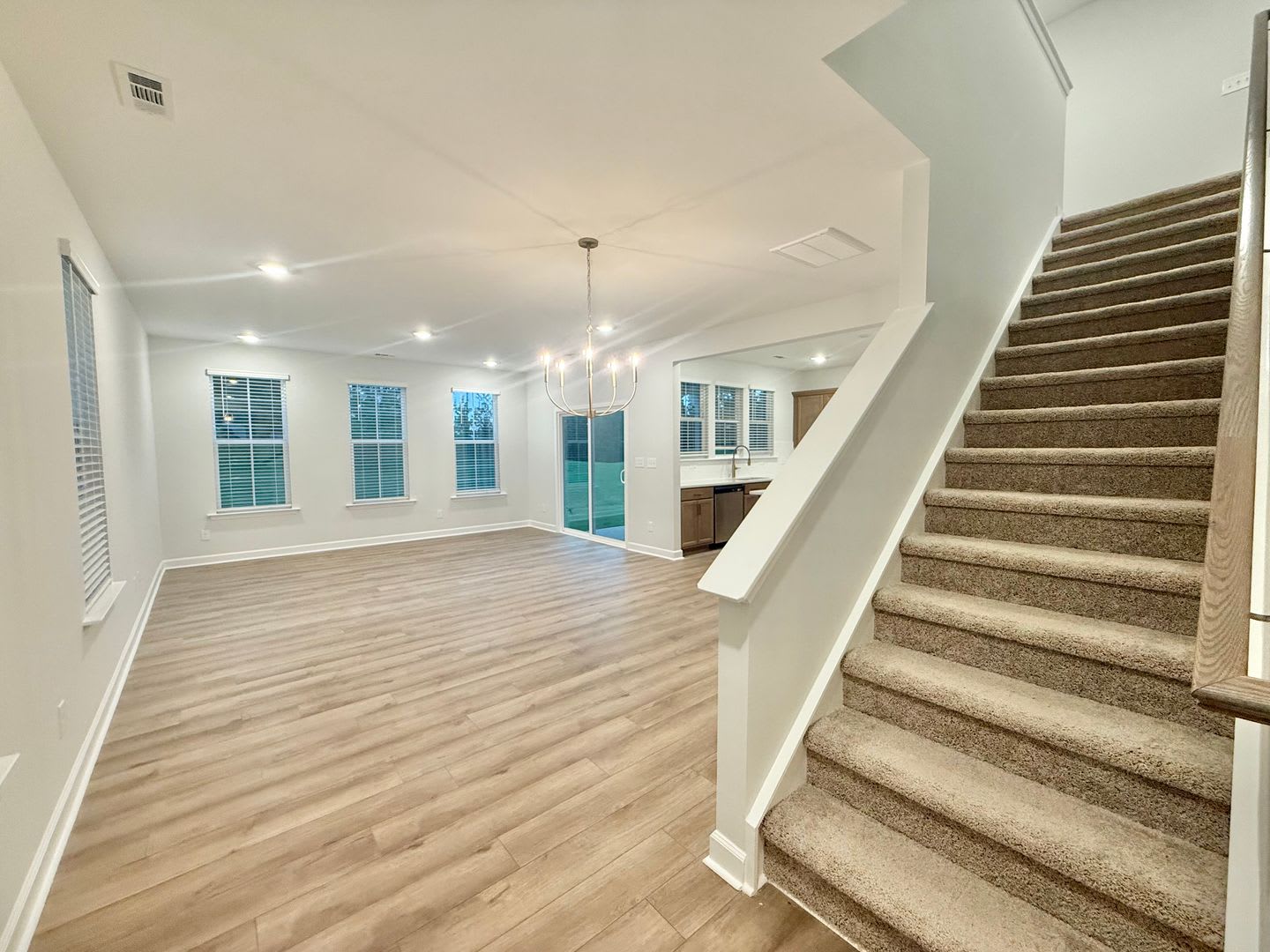 Stunning New Construction 3Bd 2 5Ba Garner Home In A Cul De Sac With Easy Access To Interstates White Oak Crossing And Downtown Raleigh – photo 2