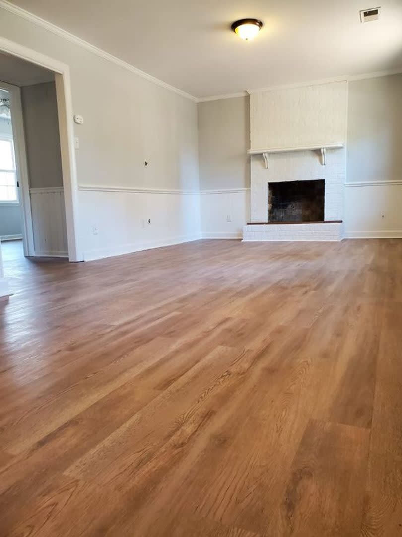 Room in 4 Bedroom Home at N Harrison Ave – photo 3