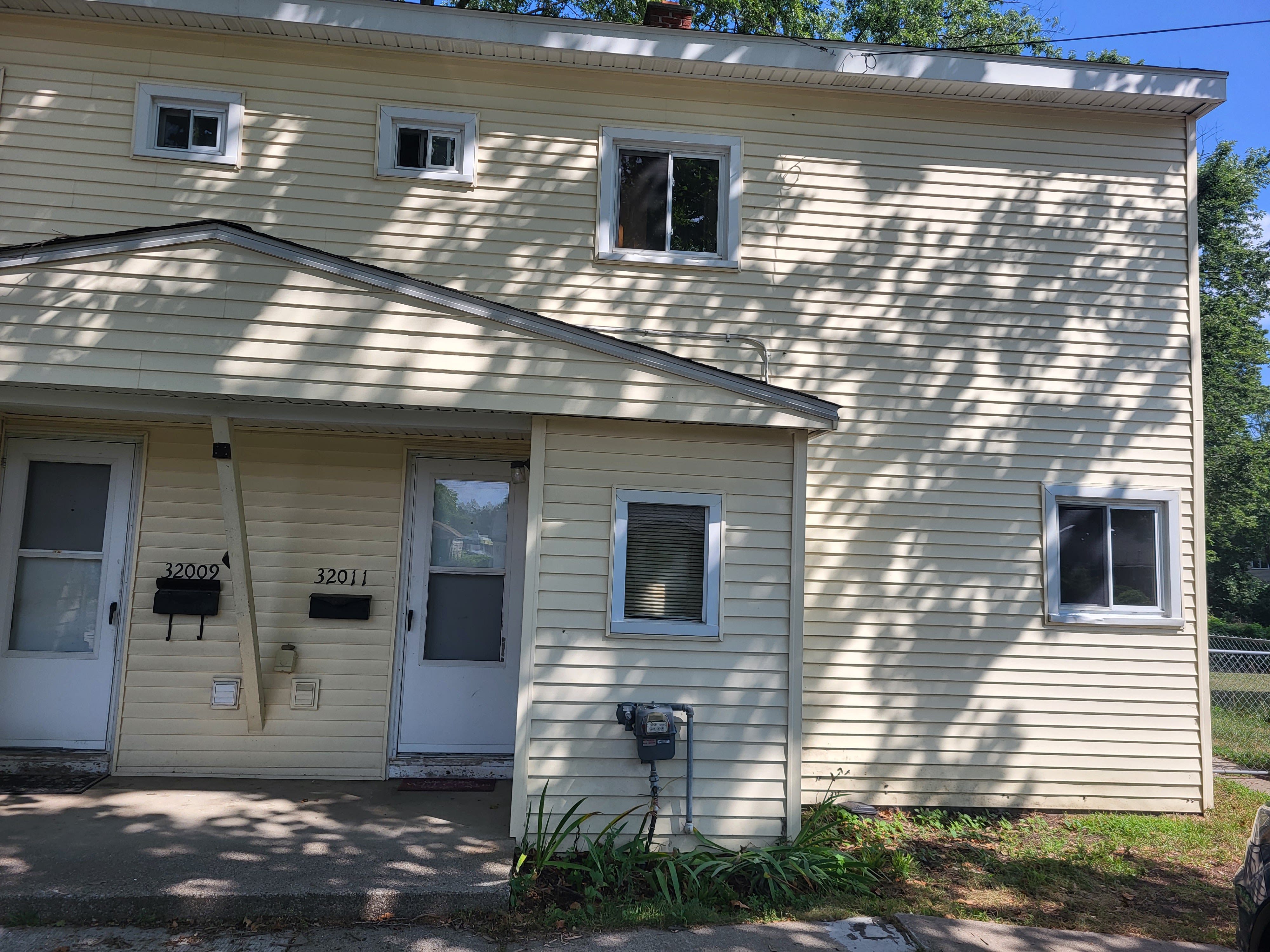 32011 Ottawa St – photo 1