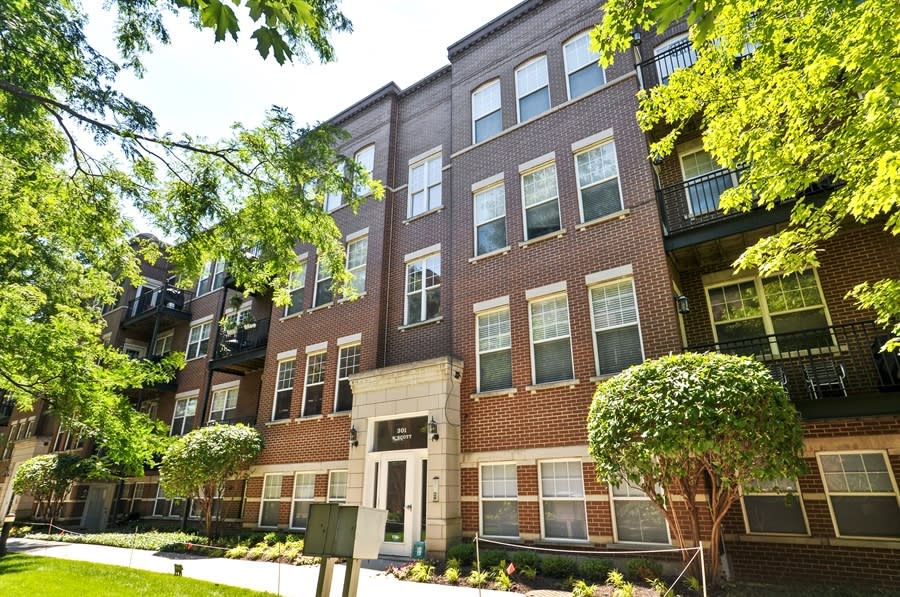301 West Scott Street – photo 1